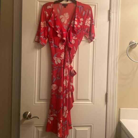 Women’s Dress - Picture 2 of 2